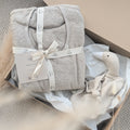 Kraamcadeau Set – Bobbé Badcape & Cuddle Goose
